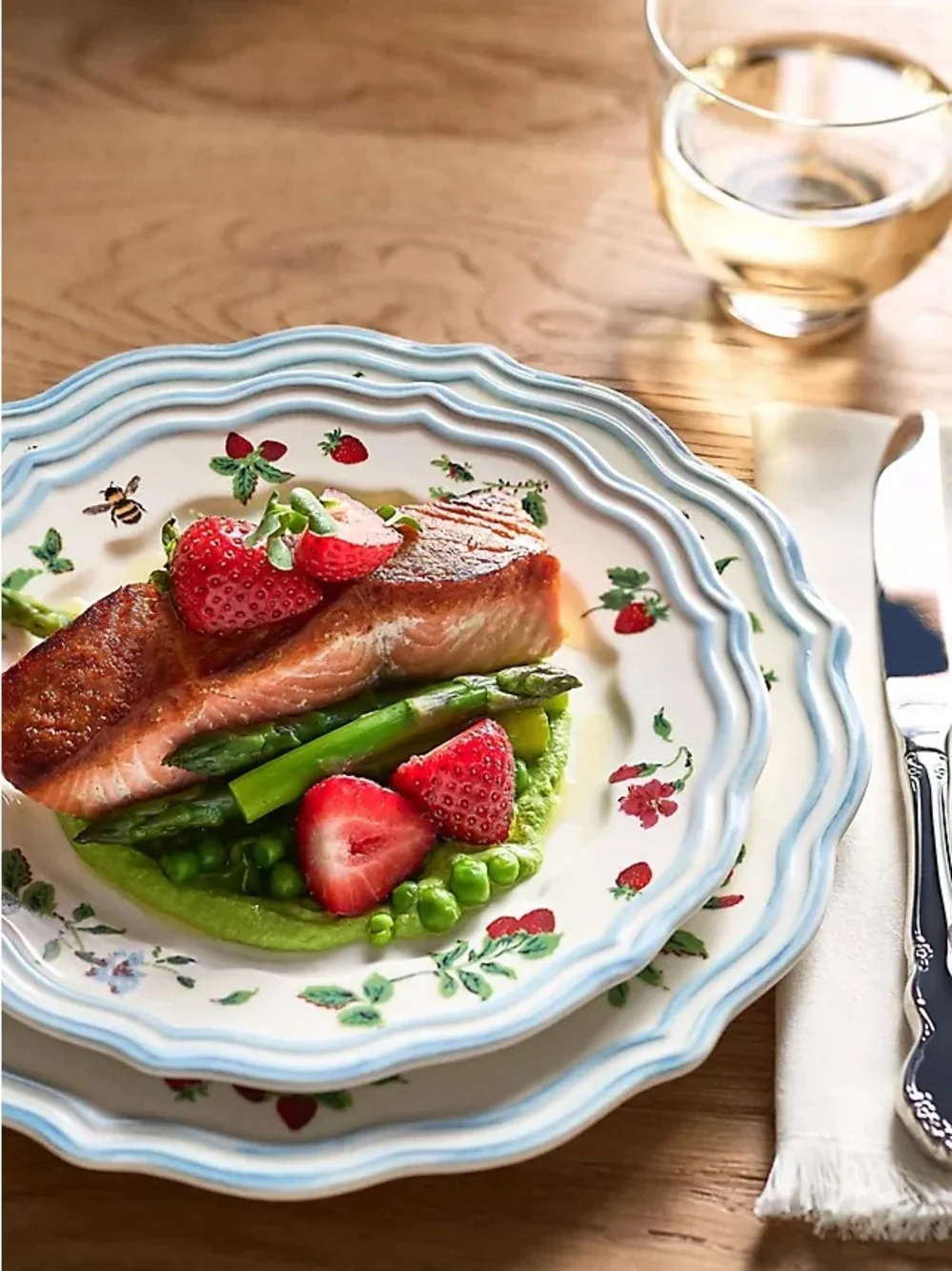 NIB Camille Stoneware Dessert Plates, Set of 4 /